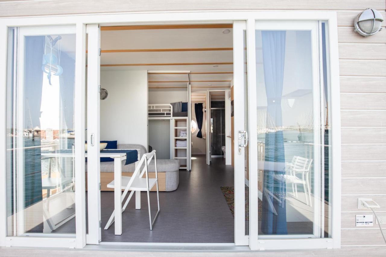 House Boat Rimini Resort Bagian luar foto